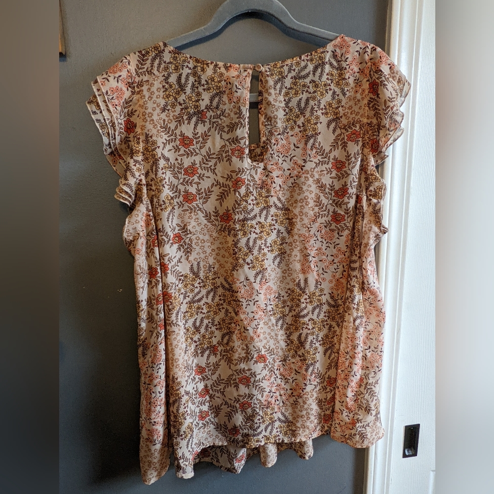 Modcloth, Sheer Floral Top - Picture 2 of 4